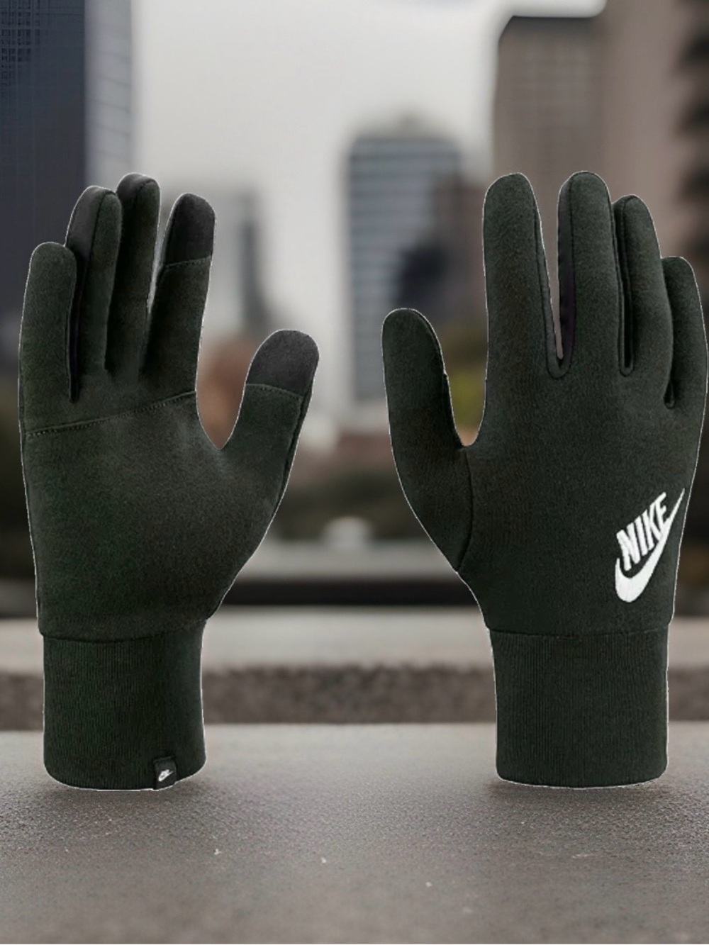 Nike Men’s Size Small Club Fleece Gloves. Black/ White Logo. New with Tags